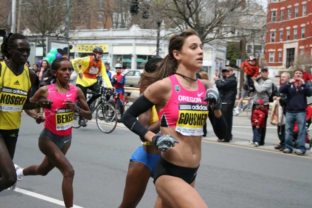 why do marathoners wear arm sleeves