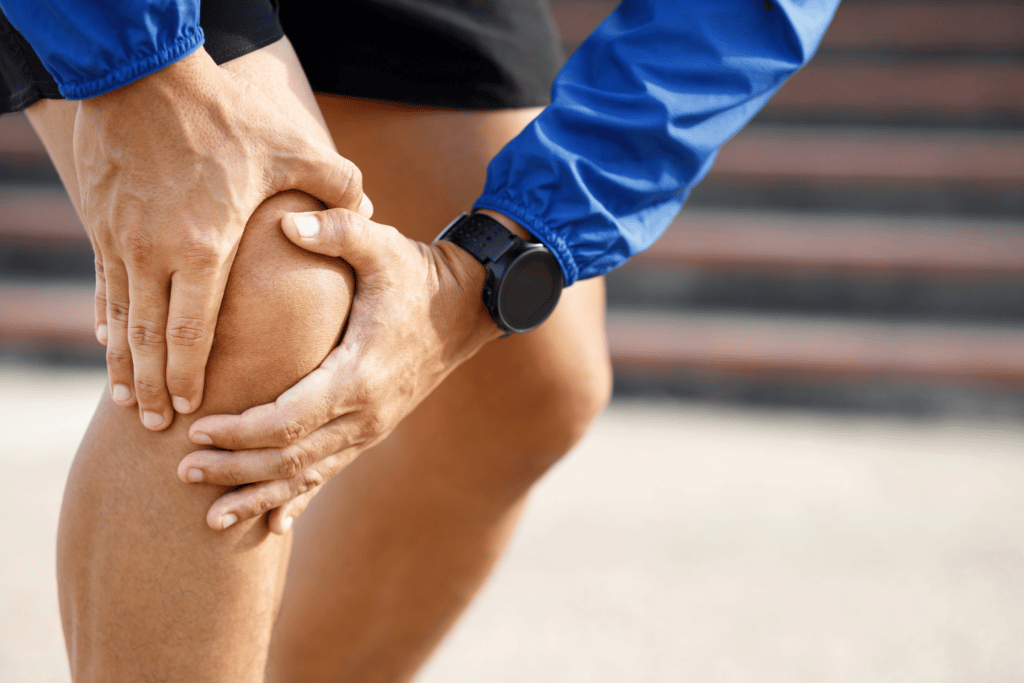 joint pain in a man's knee